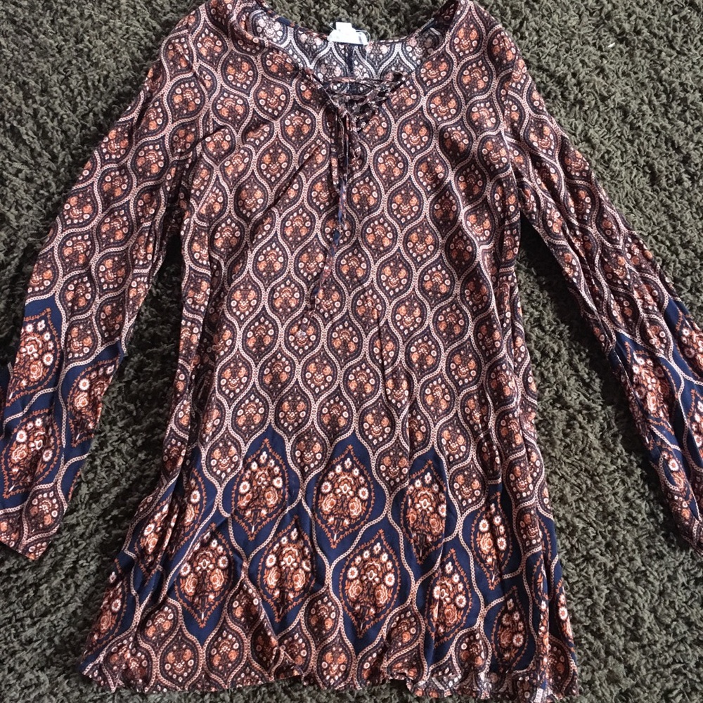 Long sleeved patterned dress
